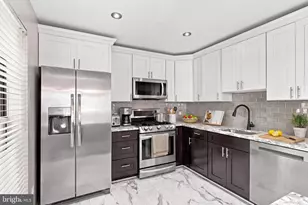 8210 Crossbrook Ct, Lorton, VA 22079 - Photo 8