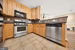 11565 Cavalier Landing Ct, Fairfax, VA 22030 - Photo 4