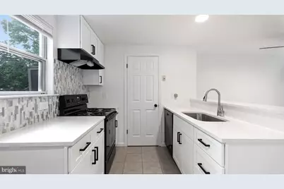 [Address not provided], Alexandria, VA 22309 - Photo 2