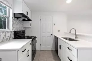 [Address not provided], Alexandria, VA 22309 - Photo 2