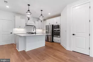 14989 Deco Cir, Chantilly, VA 20151 - Photo 6