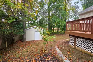 6127 Capella Ave, Burke, VA 22015 - Photo 32