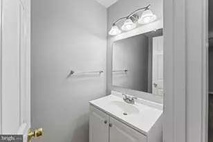 3701 Roxbury Ln, Alexandria, VA 22309 - Photo 10