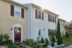 7921 Timarand Ct, Lorton, VA 22079 - Photo 2