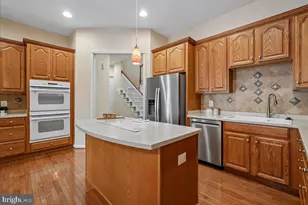 2469 Cypress Green Ln, Herndon, VA 20171 - Photo 12