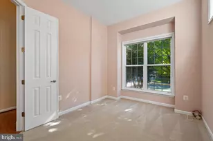 2469 Cypress Green Ln, Herndon, VA 20171 - Photo 8