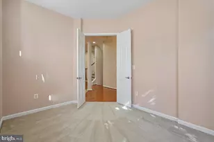 2469 Cypress Green Ln, Herndon, VA 20171 - Photo 10