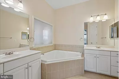 2469 Cypress Green Lane, Herndon, VA 20171 - Photo 28