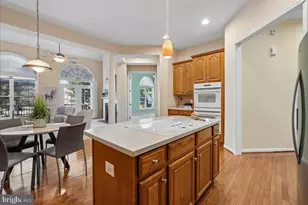 2469 Cypress Green Ln, Herndon, VA 20171 - Photo 16