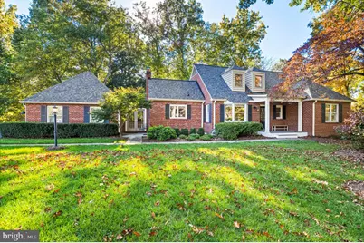 8869 Glenridge Court, Vienna, VA 22182 - Photo 2
