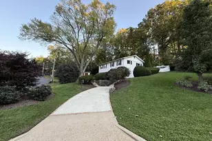 3907 Forest Grove Dr, Annandale, VA 22003 - Photo 1