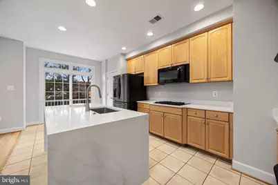 115 Herndon Mill Circle, Herndon, VA 20170 - Photo 18