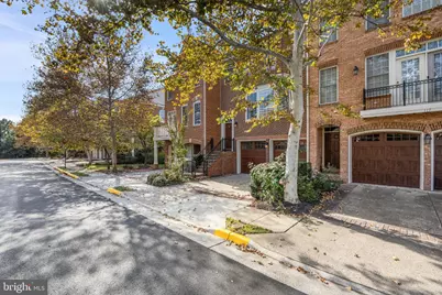 115 Herndon Mill Circle, Herndon, VA 20170 - Photo 2