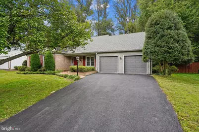 9612 Whitecedar Court, Vienna, VA 22181 - Photo 2