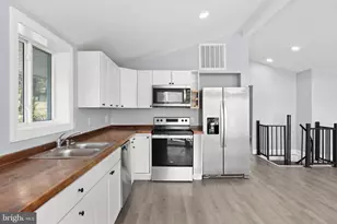 1262 S Lakeshore Dr, Louisa, VA 23093 - Photo 10