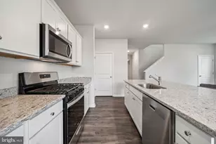 171 Liberty Ln, Keswick, VA 22947 - Photo 4