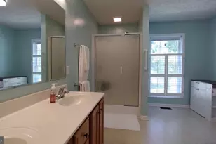 305 Catamaran Ct, Bumpass, VA 23024 - Photo 12