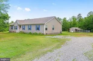 212 Briar Cir, Bumpass, VA 23024 - Photo 2