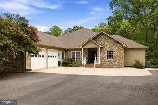520 Oak Grove Dr, Mineral, VA 23117 - Photo 2