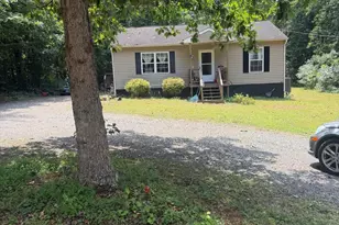 143 Oakland Pl, Louisa, VA 23093 - Photo 1
