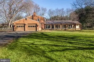 42024 Brightwood Ln, Leesburg, VA 20176 - Photo 2