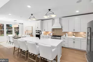 18445 Sugar Snap Cir, Leesburg, VA 20176 - Photo 2