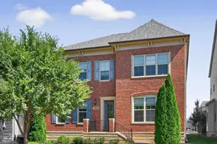 20624 Holyoke Dr, Ashburn, VA 20147 - Photo 2