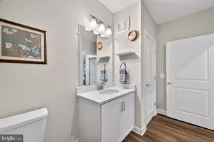 21630 Hawksbill High Cir, Sterling, VA 20164 - Photo 38