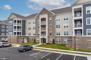 21630 Hawksbill High Cir, Sterling, VA 20164 - Photo 6