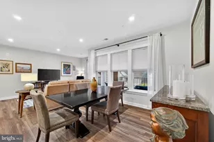 21630 Hawksbill High Cir, Sterling, VA 20164 - Photo 22