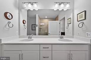 21630 Hawksbill High Cir, Sterling, VA 20164 - Photo 28