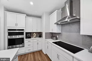 21630 Hawksbill High Cir, Sterling, VA 20164 - Photo 8