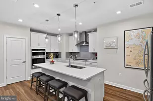 21630 Hawksbill High Cir, Sterling, VA 20164 - Photo 14