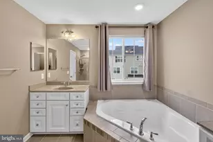 43368 Town Gate Square, Chantilly, VA 20152 - Photo 32