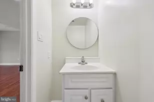 500 Giles Pl, Sterling, VA 20164 - Photo 14