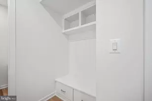 23359 Parkside Vlg Cir, Aldie, VA 20105 - Photo 10