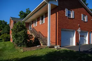 17152 Bridge View Ct, Paeonian Springs, VA 20129 - Photo 1