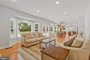 116 Lake Dr, Sterling, VA 20164 - Photo 22