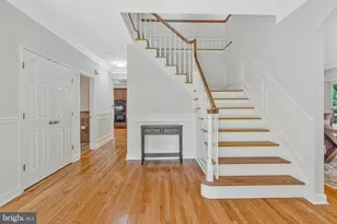 116 Lake Dr, Sterling, VA 20164 - Photo 4