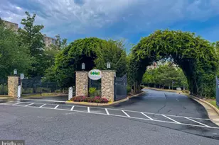 19365 Cypress Ridge Terrace, Leesburg, VA 20176 - Photo 2