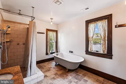 45 E Broad Way E, Lovettsville, VA 20180 - Photo 36