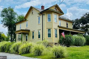 45 E Broad Way E, Lovettsville, VA 20180 - Photo 2