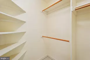 308 Sinegar Pl, Potomac Falls, VA 20165 - Photo 70