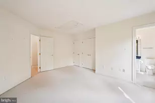 308 Sinegar Pl, Potomac Falls, VA 20165 - Photo 54