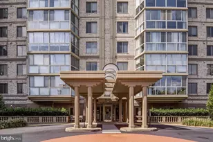 19385 Cypress Ridge Terrace, Leesburg, VA 20176 - Photo 2