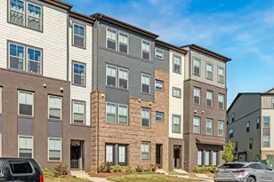 45928 Swallow Ter, Sterling, VA 20165 - Photo 2