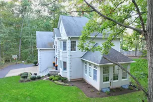 126 Lake Dr, Sterling, VA 20164 - Photo 86