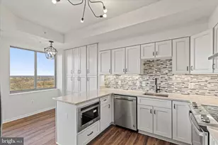 19355 Cypress Ridge Terrace, Leesburg, VA 20176 - Photo 16