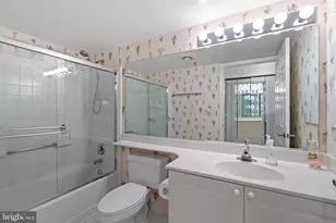 19385 Cypress Ridge Terrace, Leesburg, VA 20176 - Photo 16