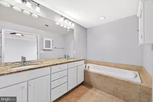 102 Great Laurel Square SE, Leesburg, VA 20175 - Photo 34